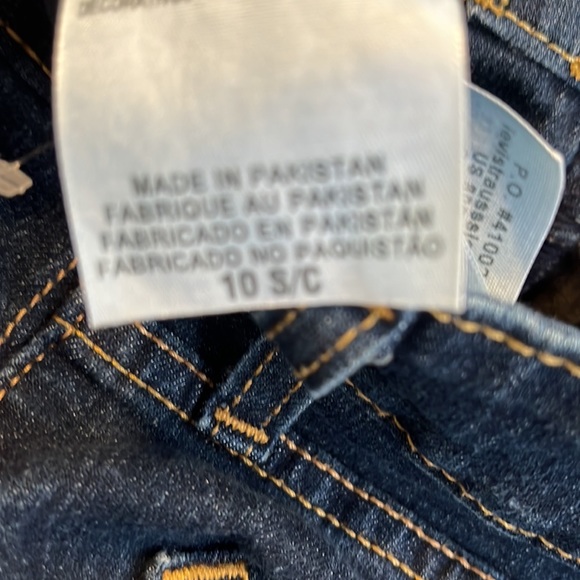 Levi’s - Picture 3 of 5